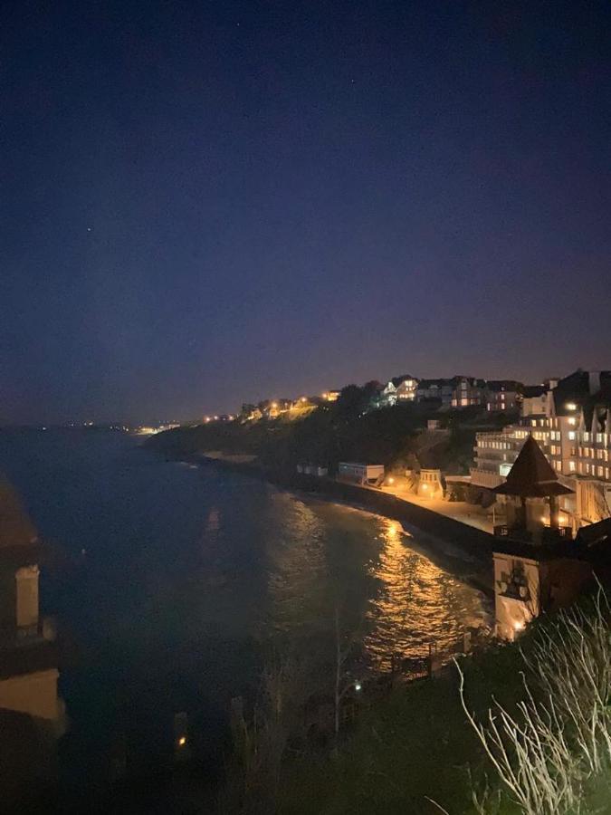 Les roches Grises, Luxueuse villa face mer, 4étoiles, SPA et jardin panoramique, société La Clef Decamp Granville Esterno foto