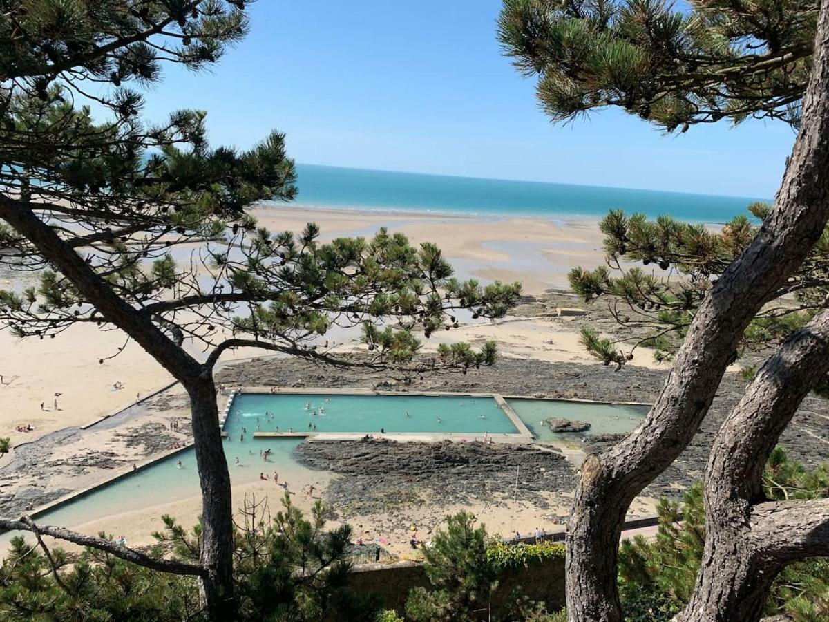 Les roches Grises, Luxueuse villa face mer, 4étoiles, SPA et jardin panoramique, société La Clef Decamp Granville Esterno foto
