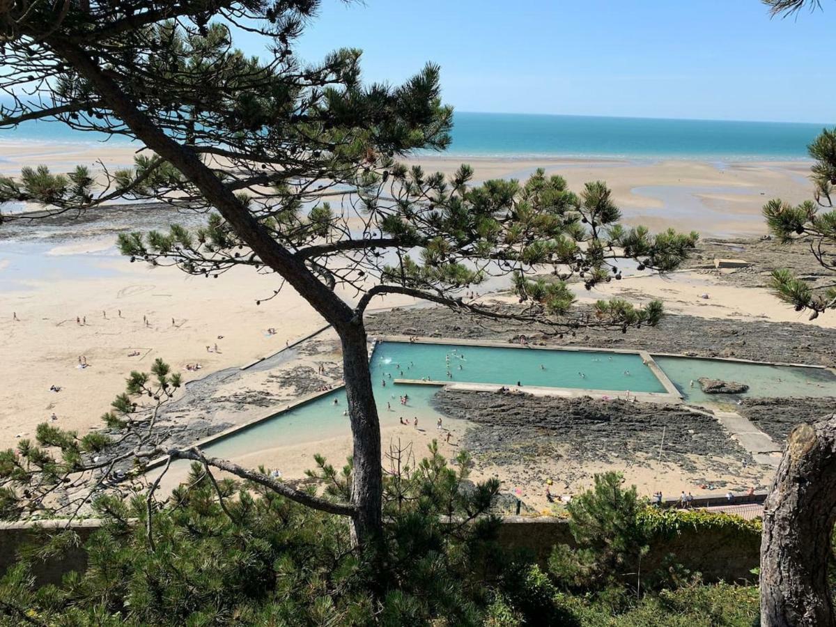 Les roches Grises, Luxueuse villa face mer, 4étoiles, SPA et jardin panoramique, société La Clef Decamp Granville Esterno foto